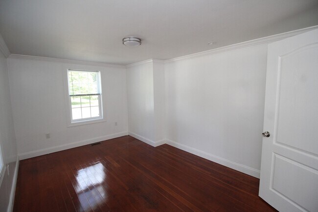 Building Photo - 96 Walnut Ln