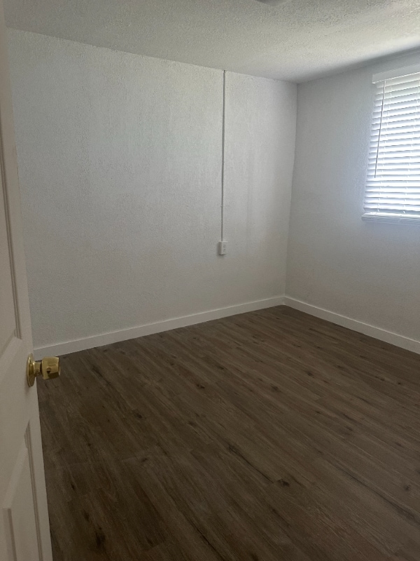 Building Photo - 1845 N Tamiami Trl