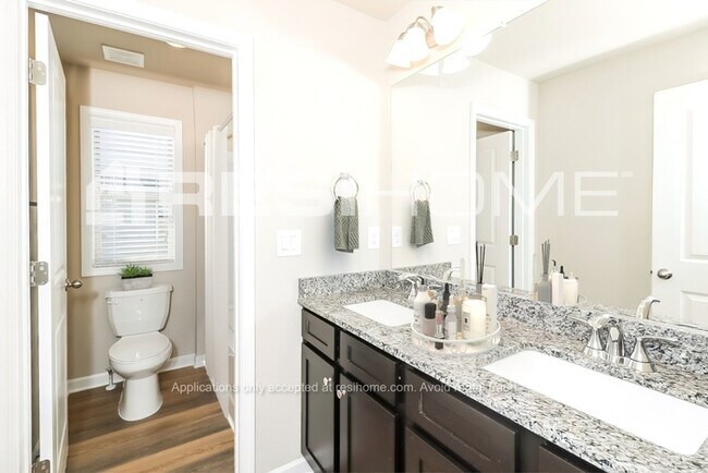 Building Photo - 147 Rockaway Dr S