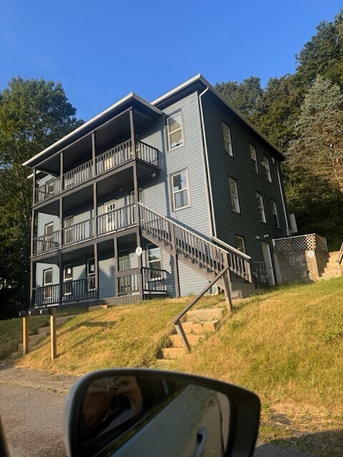 Building Photo - 16 Saint John St