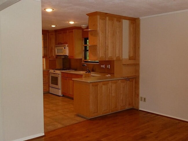Building Photo - 9122 Western Dr