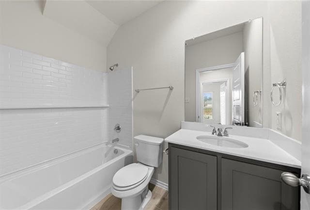 Building Photo - 2112 Sesaro Dr