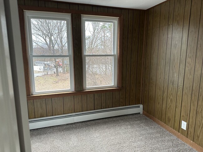 Building Photo - 357 Lancaster St