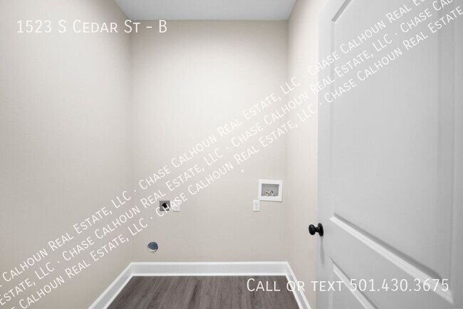 Building Photo - 1523 S Cedar St