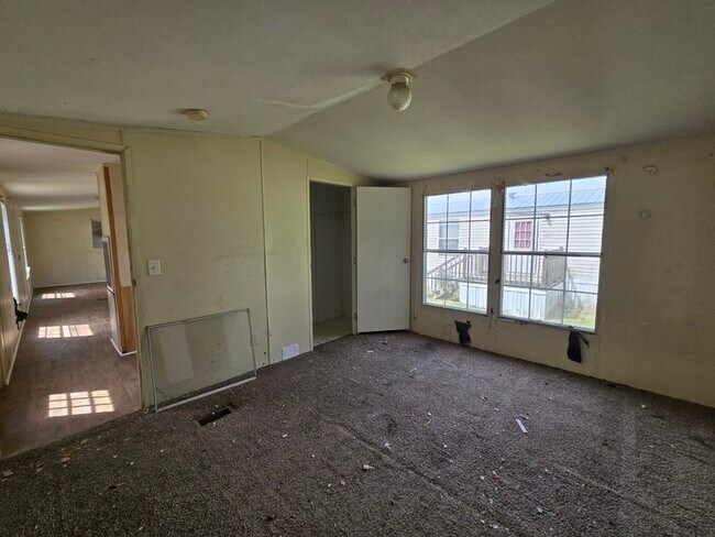Building Photo - 2416 Cattail Cir