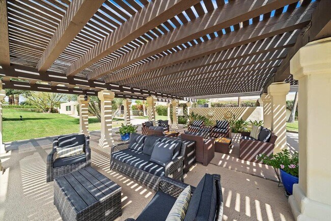 Building Photo - 436 Greenhouse Wy