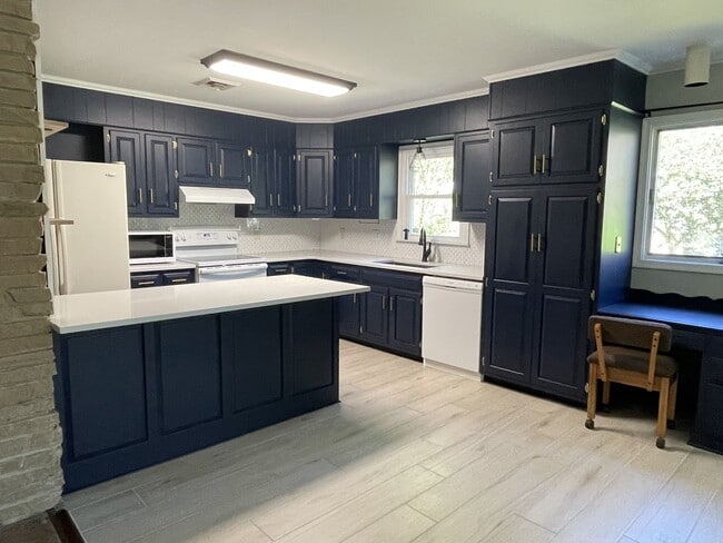 Building Photo - 25049 Ocean Gateway