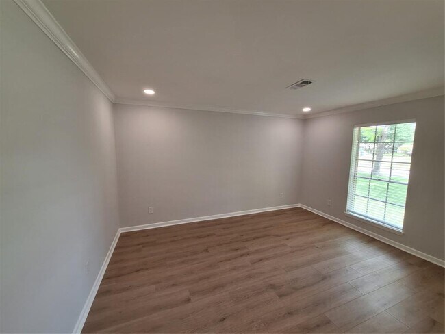 Building Photo - 9759 Ebb St