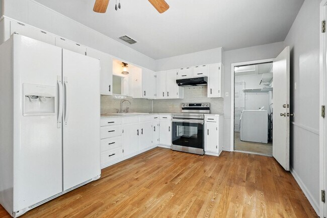 Building Photo - 2349 Marsalis Dr