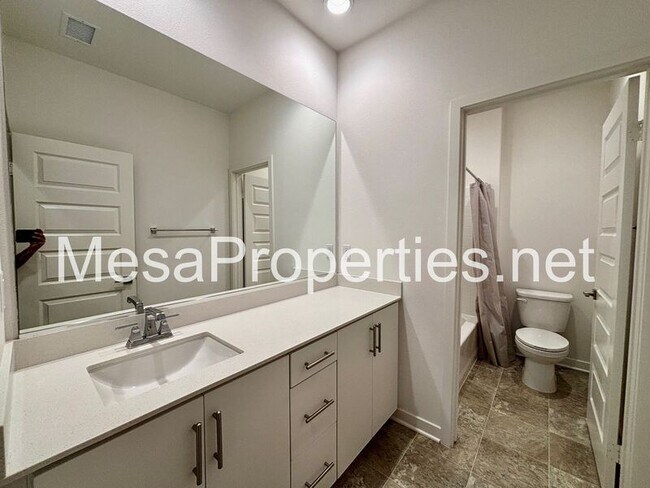 Building Photo - 7031 Aloe Ln