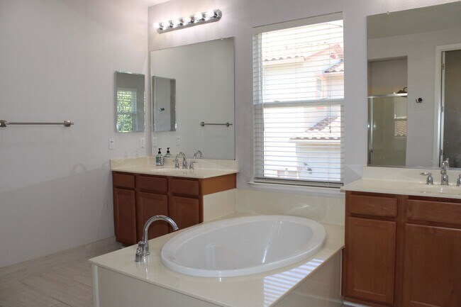 Building Photo - 2645 Flintlock Ln