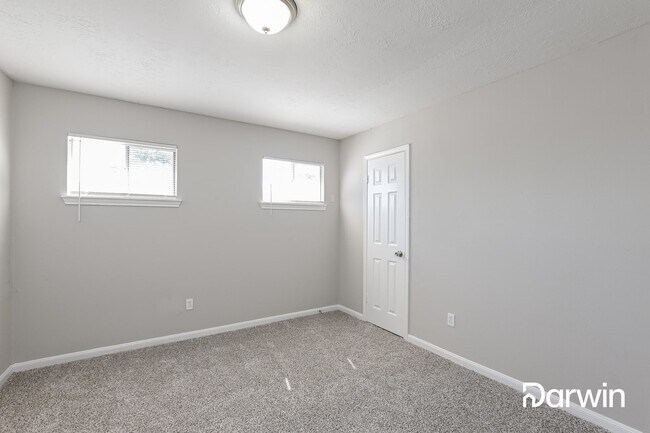 Building Photo - 230 Kirkaldy Dr