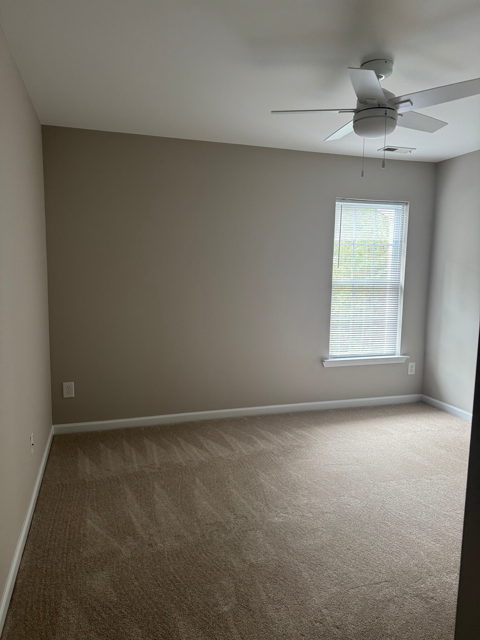3rd bedroom - 8321 Deckbar Pl