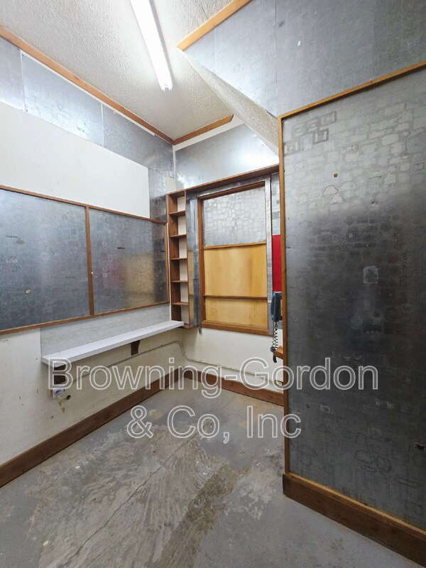 Building Photo - 3947 Creekside Dr