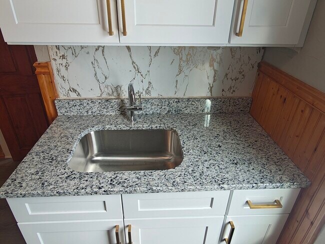 Building Photo - 7 Congress St