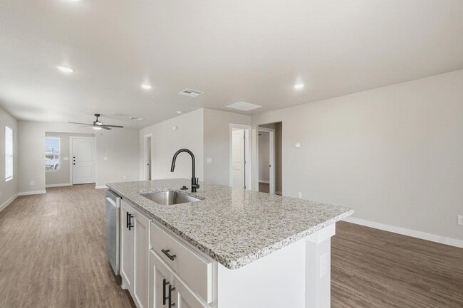 Building Photo - 526 Elmont St