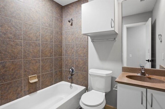 Building Photo - 6933 Yellowstone Way Dr