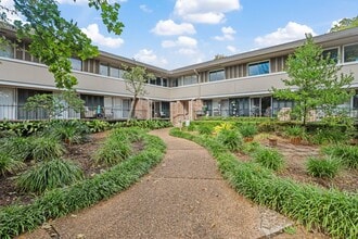Building Photo - 642 S Ripple Creek Dr