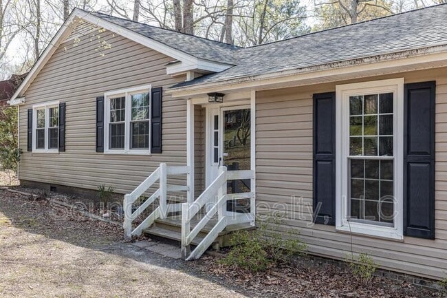 Building Photo - 409 Foxhall Dr