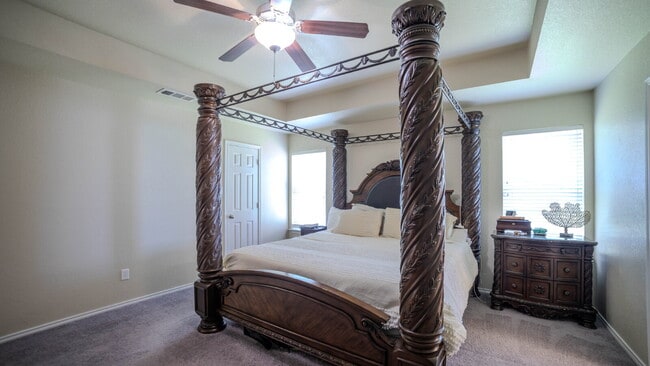 Building Photo - Beautiful 4-Bedroom Home with Spacious Bac...
