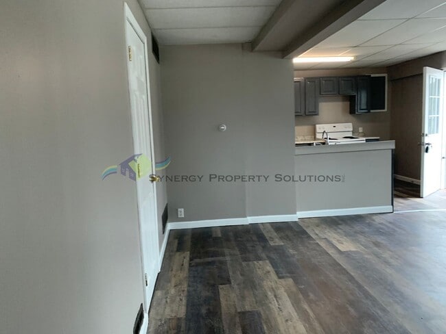 Building Photo - Madison Rental