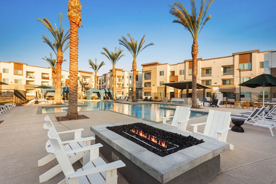 Building Photo - Ascend At Black Canyon