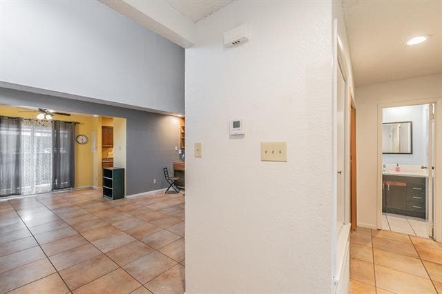 Building Photo - 611 Lost Springs Ct