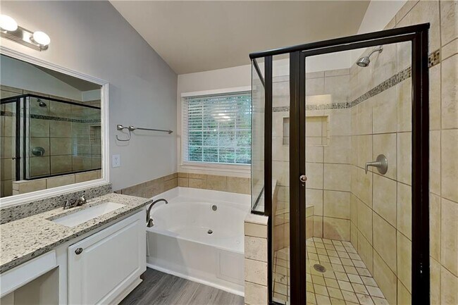 Building Photo - 1013 Camden Ln