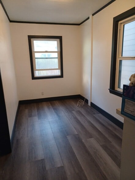 Building Photo - 233 Leland Ave