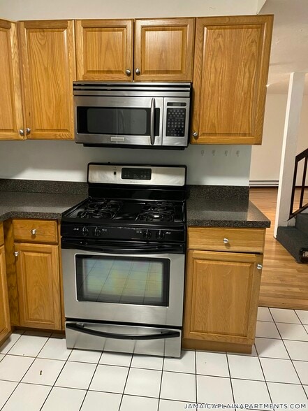 Building Photo - 89 Sheridan St