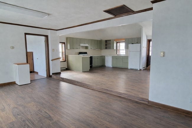 Building Photo - 7007 Edgemont Rd