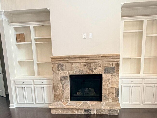 Building Photo - 5325 Chesire Ct