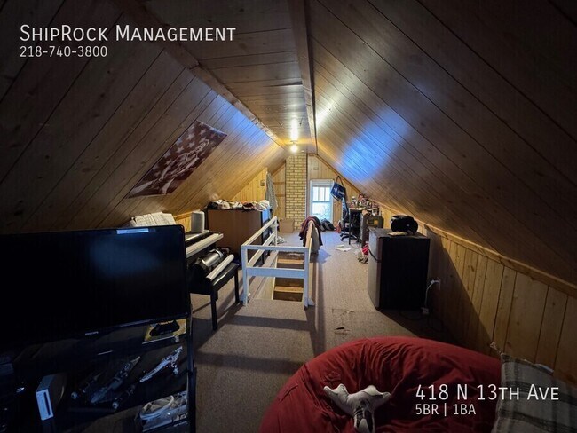 Building Photo - 418 N 13th Ave E