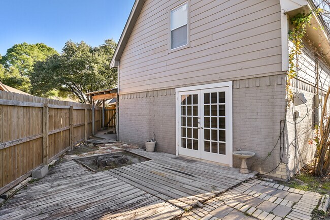 Building Photo - 3214 Heatherwood Dr