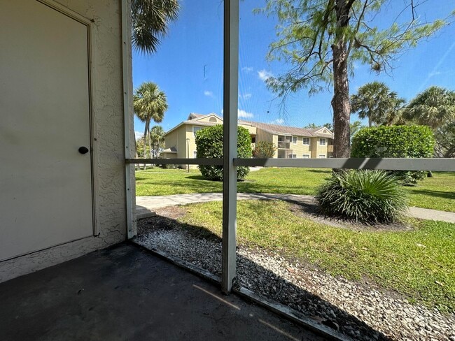 Building Photo - 891 Cypress Park Way