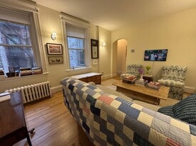 Building Photo - 8 Grove St