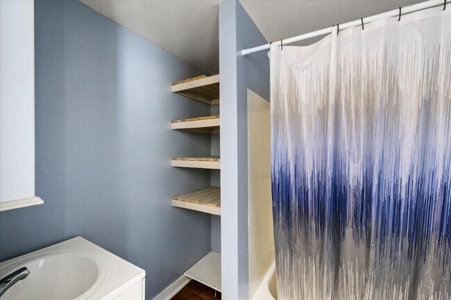 Building Photo - 1524 Mechanic St