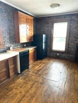 Building Photo - Mount Royal Apartments