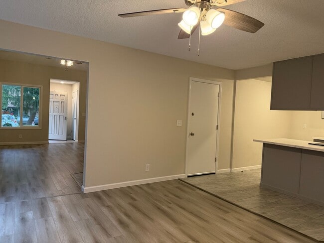 Building Photo - 5419 E Knoll Drive