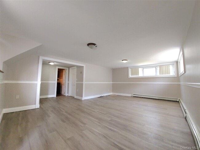 Building Photo - 244 Martin Dr
