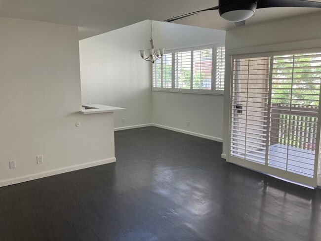 Building Photo - Updated two bedroom two bath in Fox Hills ...
