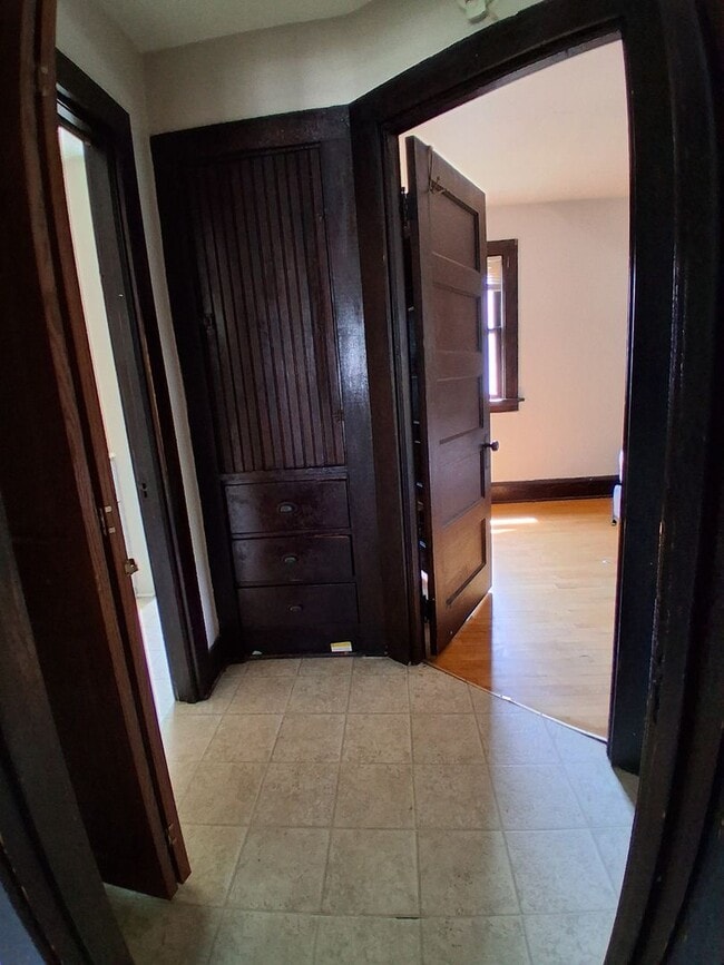 Building Photo - 3179 N 39th St
