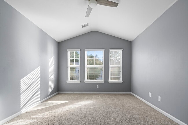 Building Photo - 1117 Fairway Ln