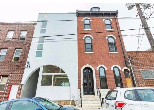 Building Photo - 1326 N 5th St