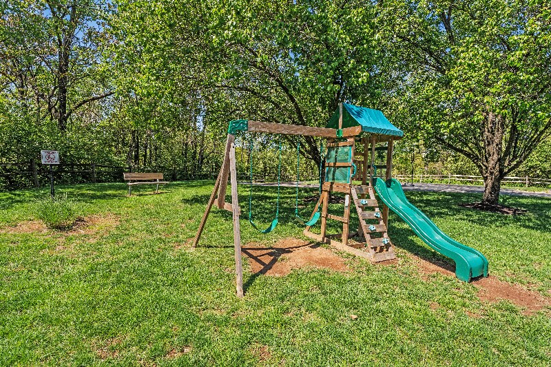 Building Photo - 700 Ridgeside Dr