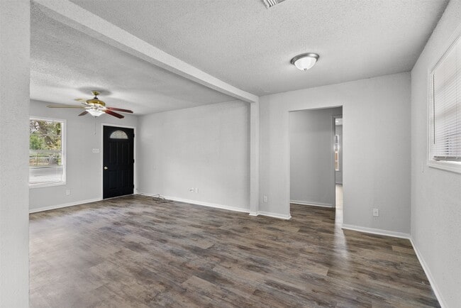 Building Photo - 815 Rugeley St