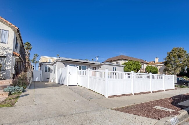Building Photo - 1628 Thomas Ave