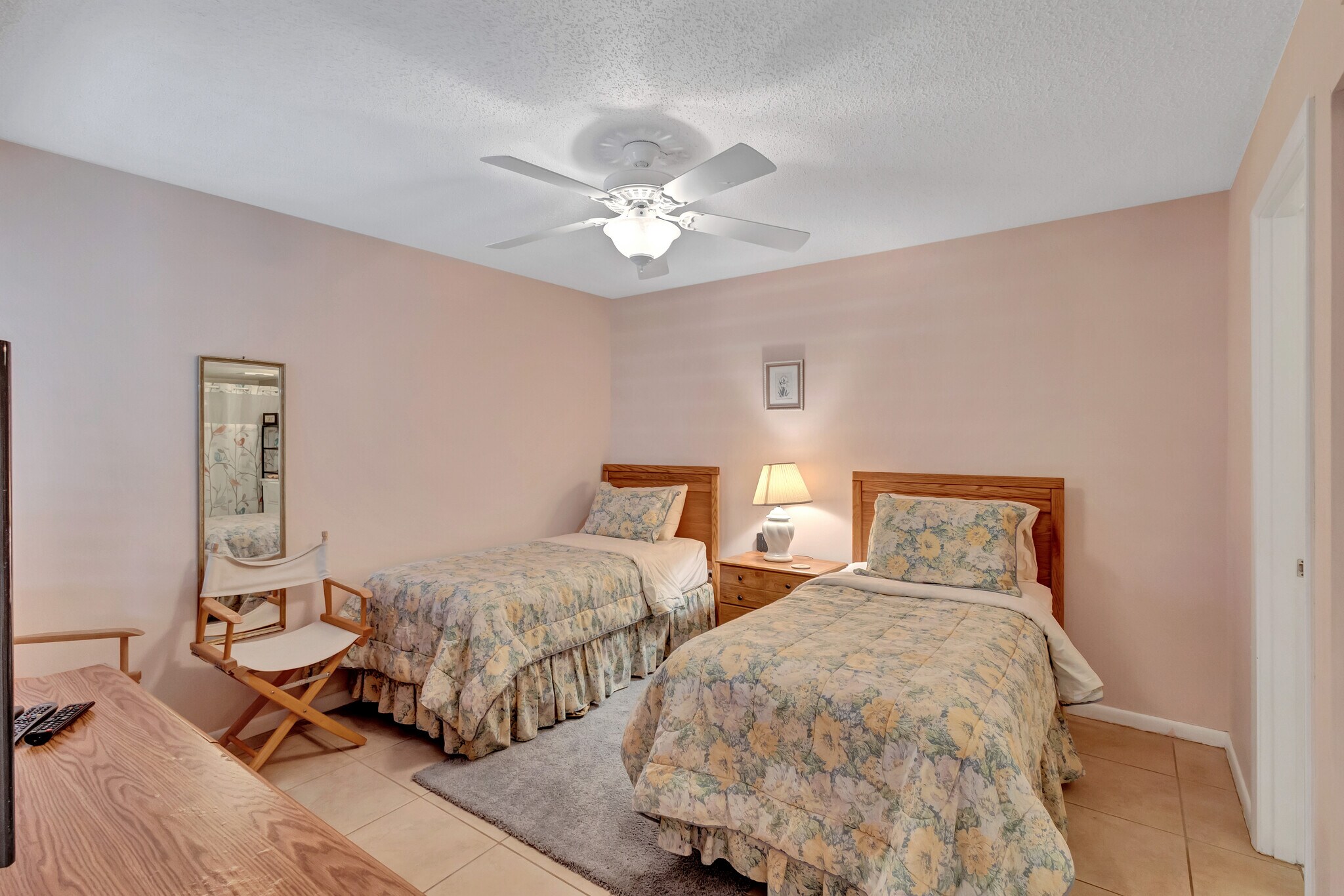 Second bedroom - 5224 Lake Village Dr