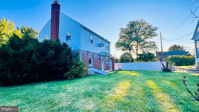 Building Photo - 1411 College Ave