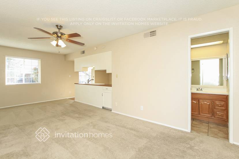 Building Photo - 1408 W Piute Ave
